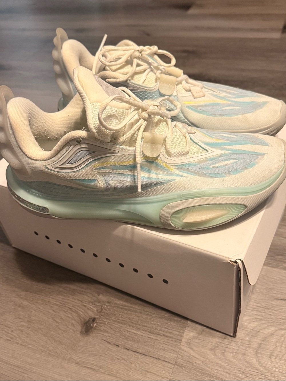 Li-Ning 11 V2 Sky Basketball Shoes
